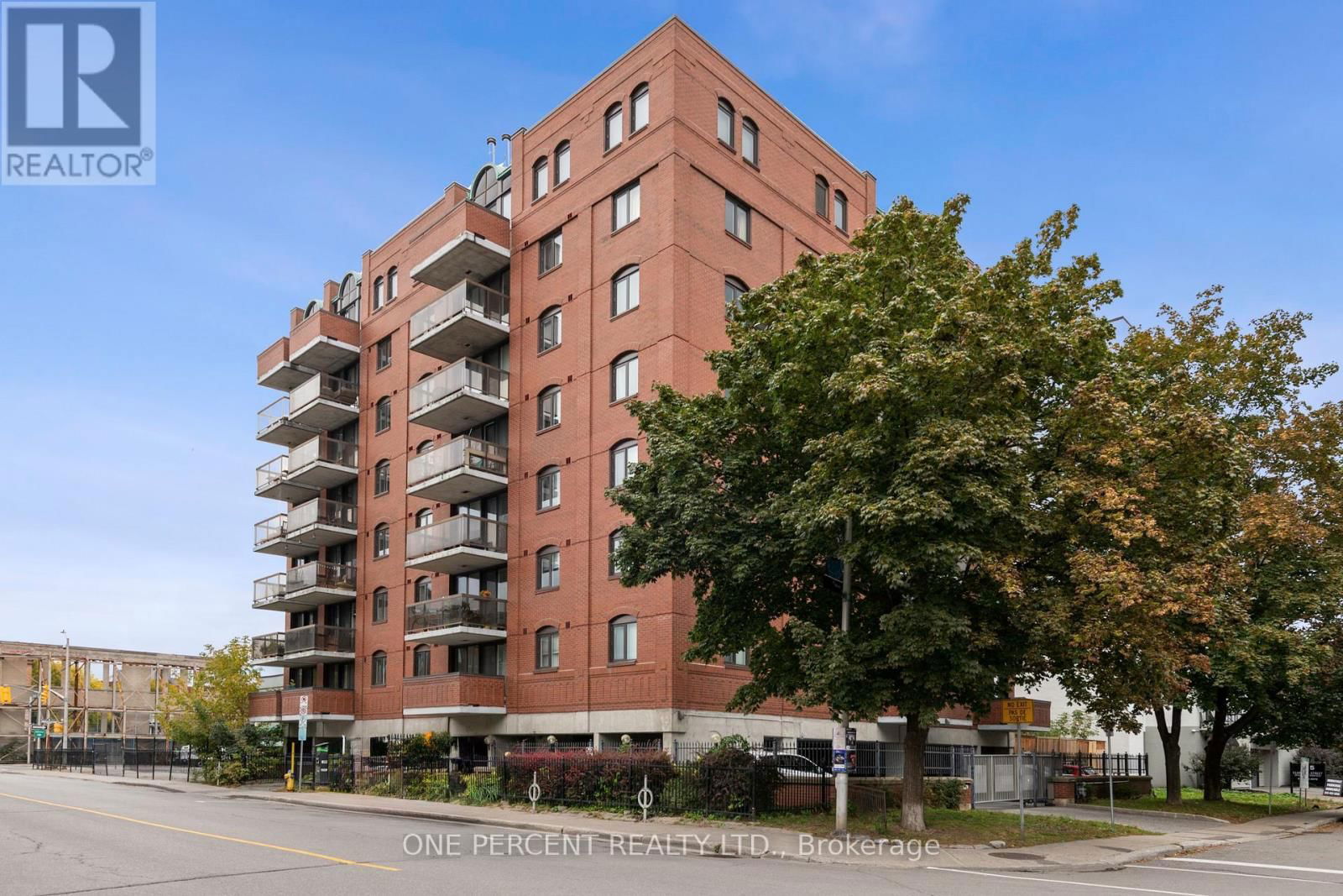 502 - 309 CUMBERLAND STREET Image 2