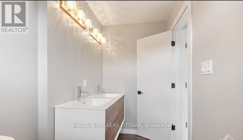 A - 1377 MAXIME STREET Image 15