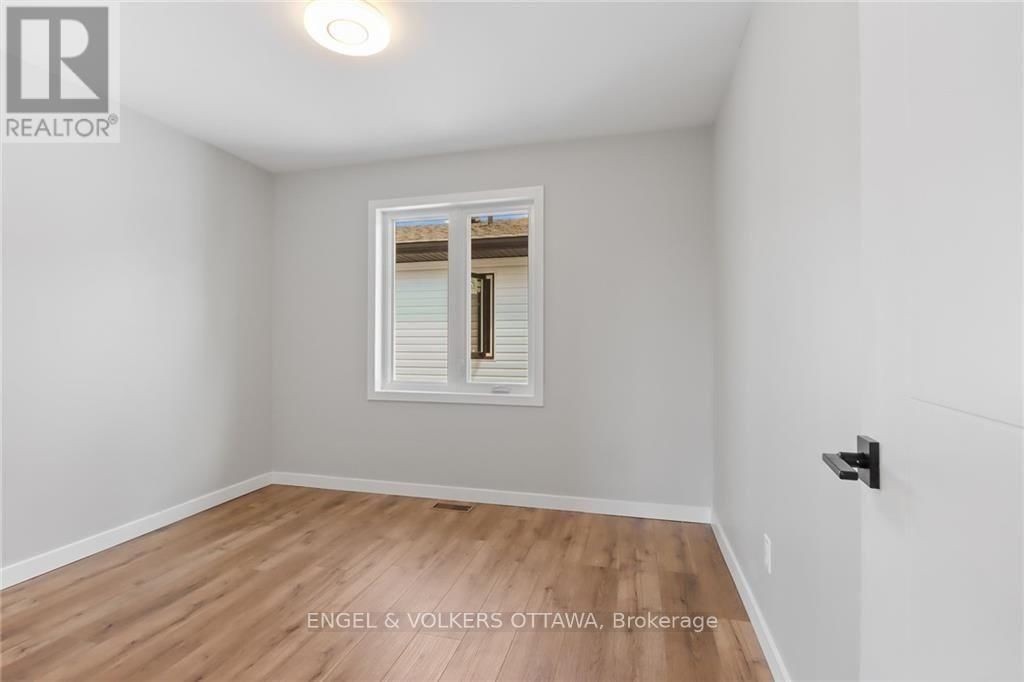 A - 1377 MAXIME STREET Image 20