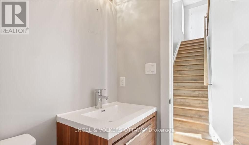 A - 1377 MAXIME STREET Image 9