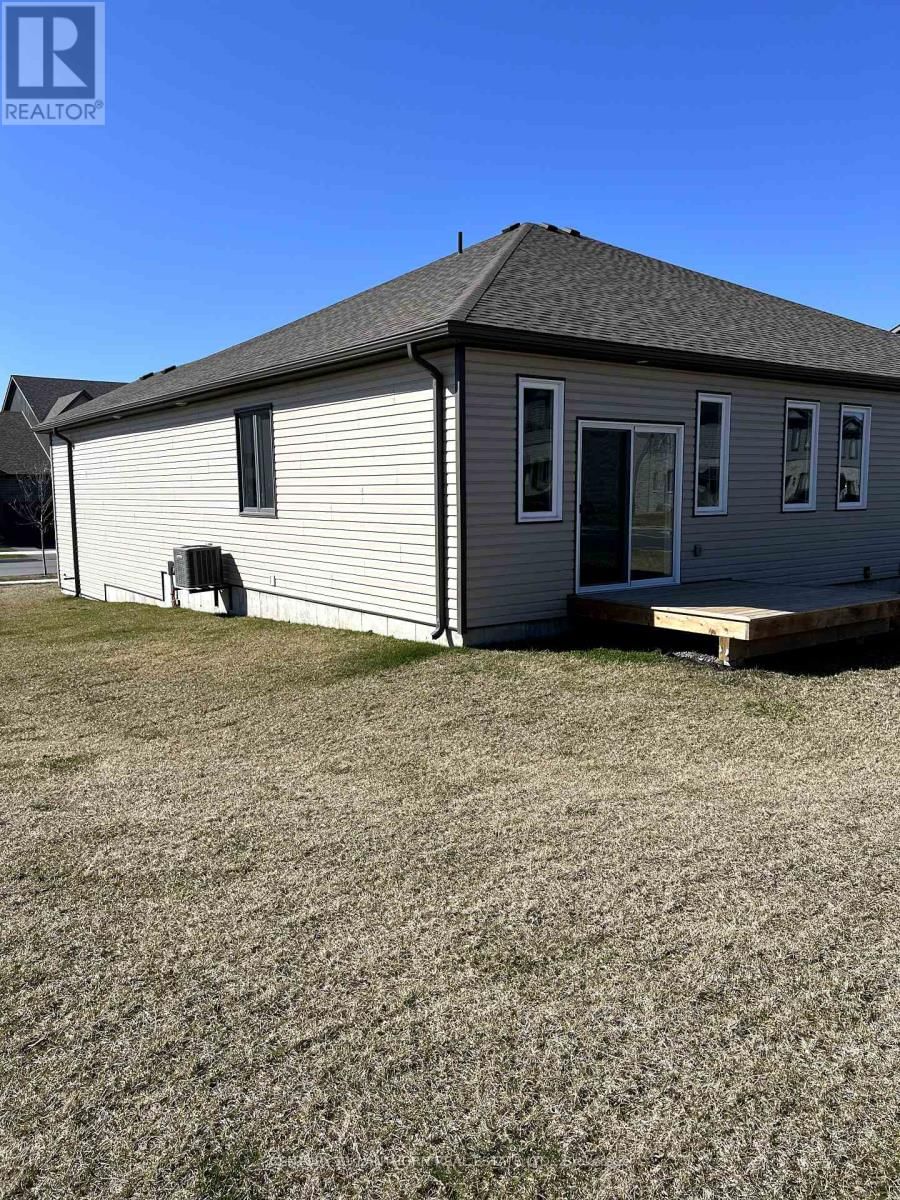 64 MARKLAND AVENUE Image 19