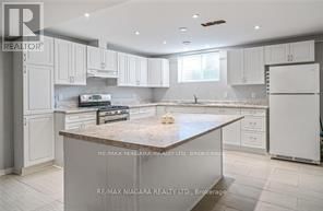 4 - 5490 PRINCE EDWARD AVENUE Image 17