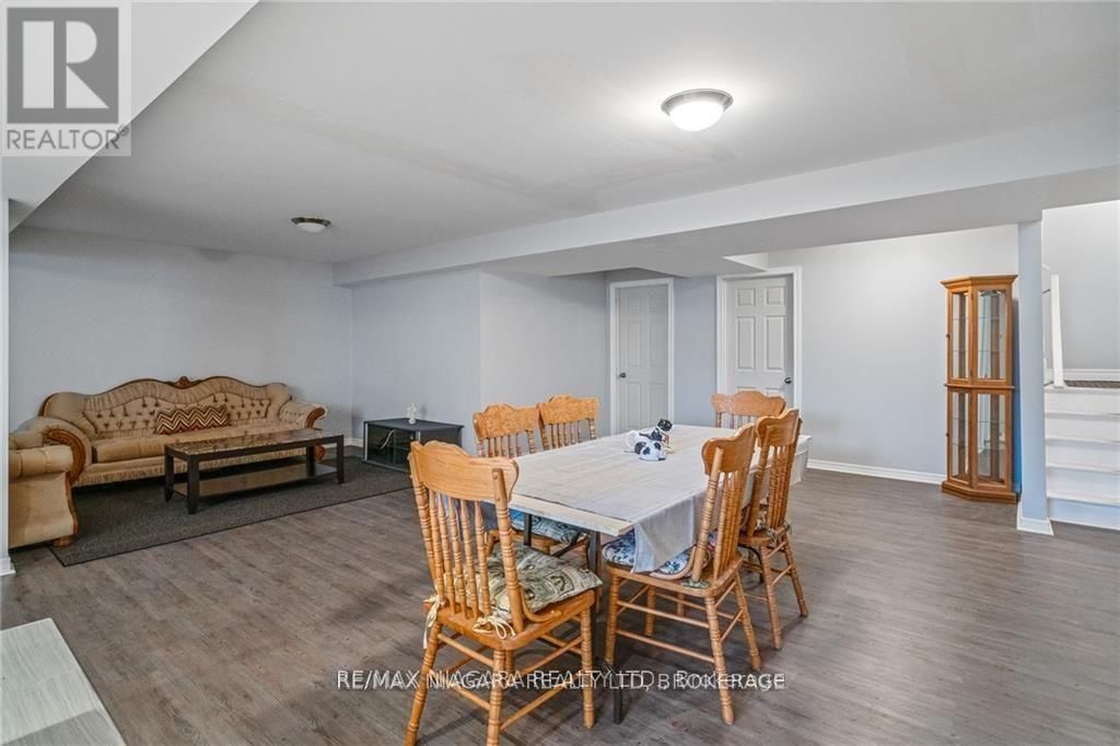 4 - 5490 PRINCE EDWARD AVENUE Image 18