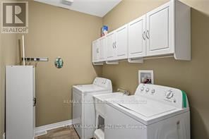 4 - 5490 PRINCE EDWARD AVENUE Image 20