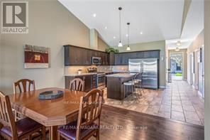 4 - 5490 PRINCE EDWARD AVENUE Image 3
