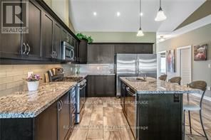 4 - 5490 PRINCE EDWARD AVENUE Image 7