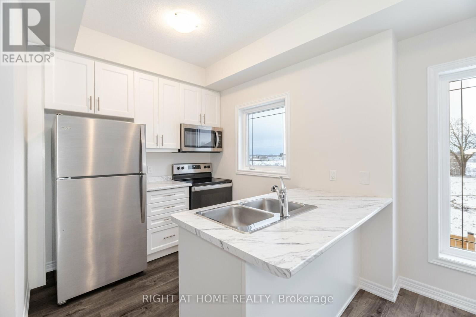 44 - 19 PICARDY DRIVE Image 11