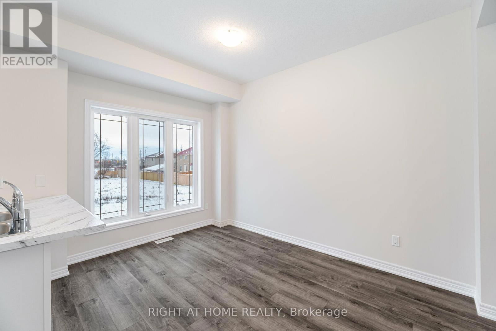 44 - 19 PICARDY DRIVE Image 14