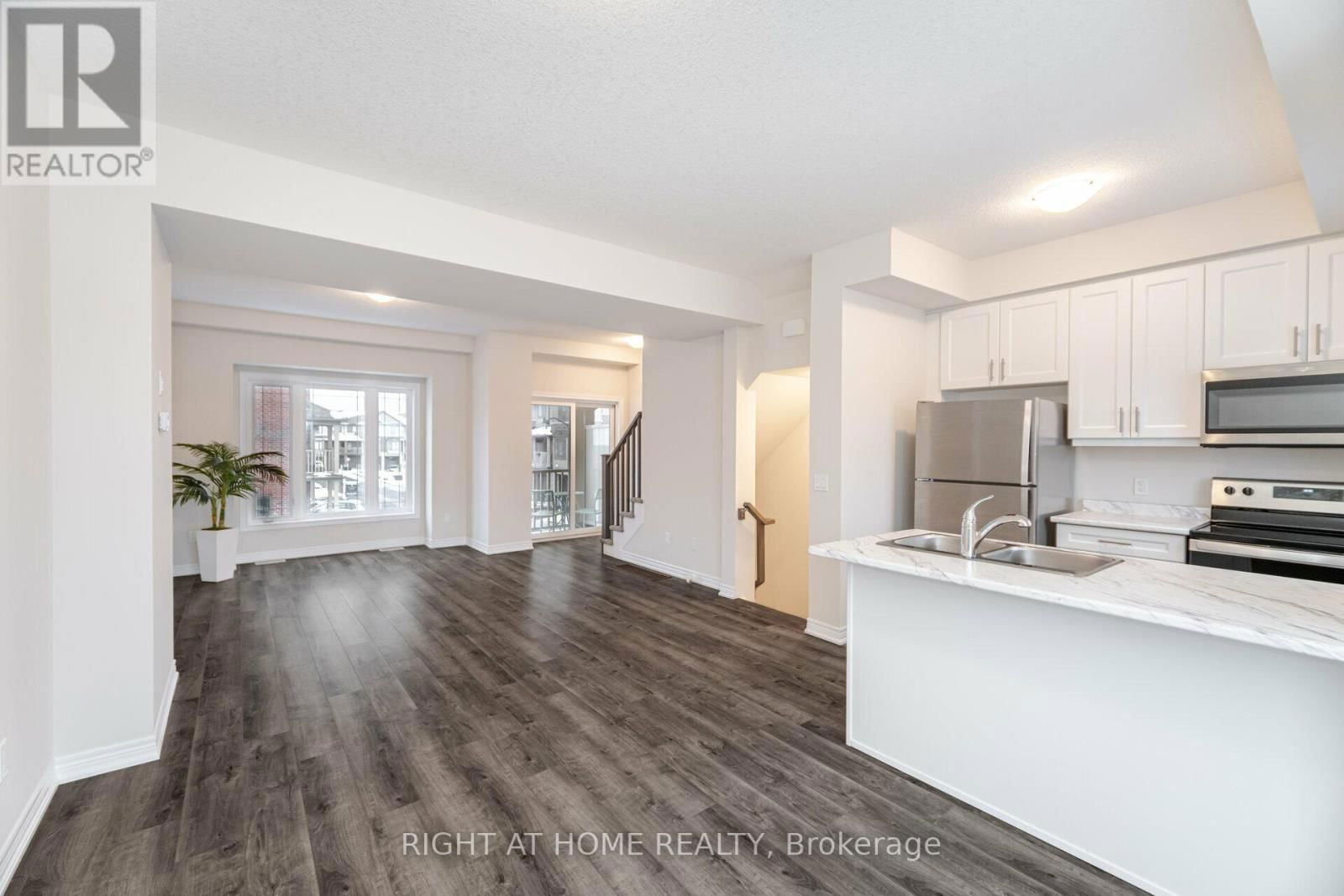 44 - 19 PICARDY DRIVE Image 15