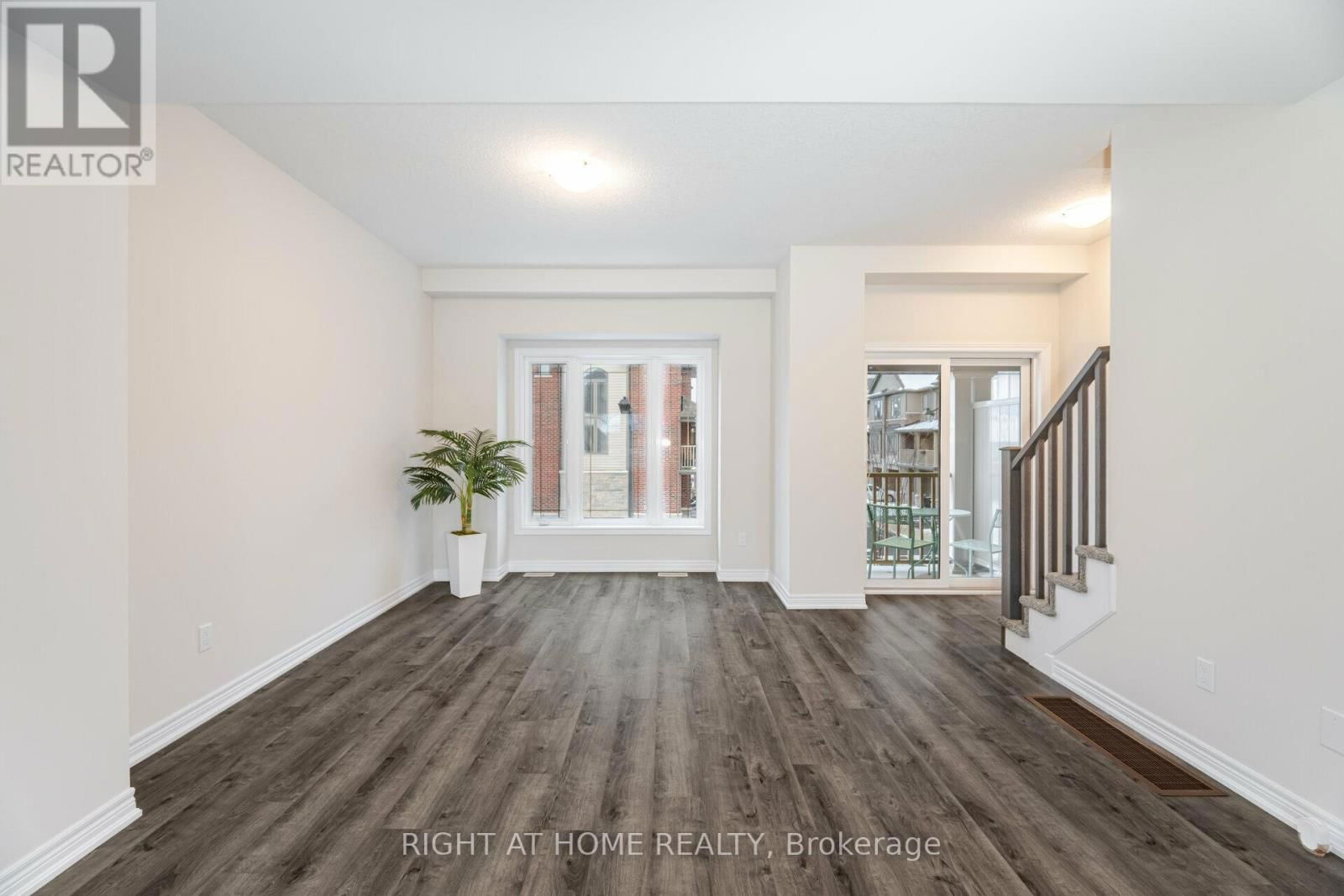 44 - 19 PICARDY DRIVE Image 16