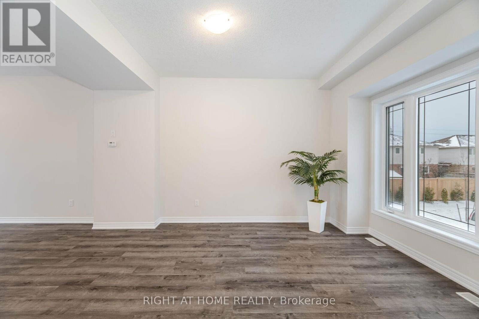 44 - 19 PICARDY DRIVE Image 17