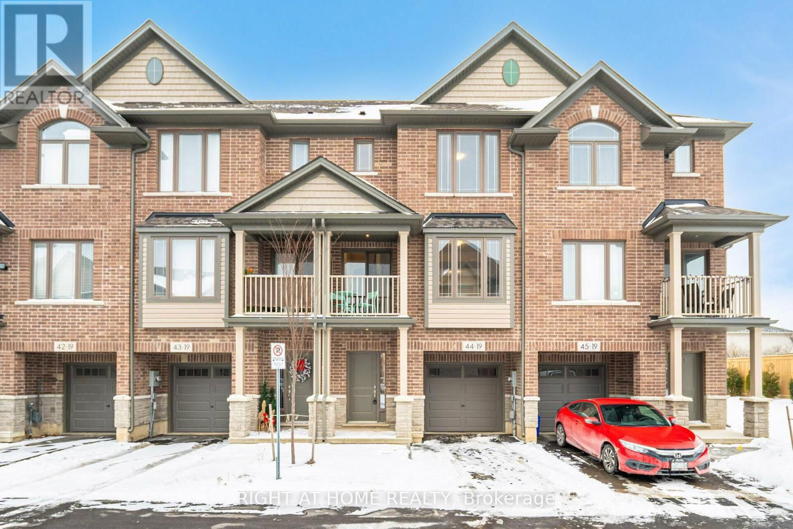 44 - 19 PICARDY DRIVE Image 2
