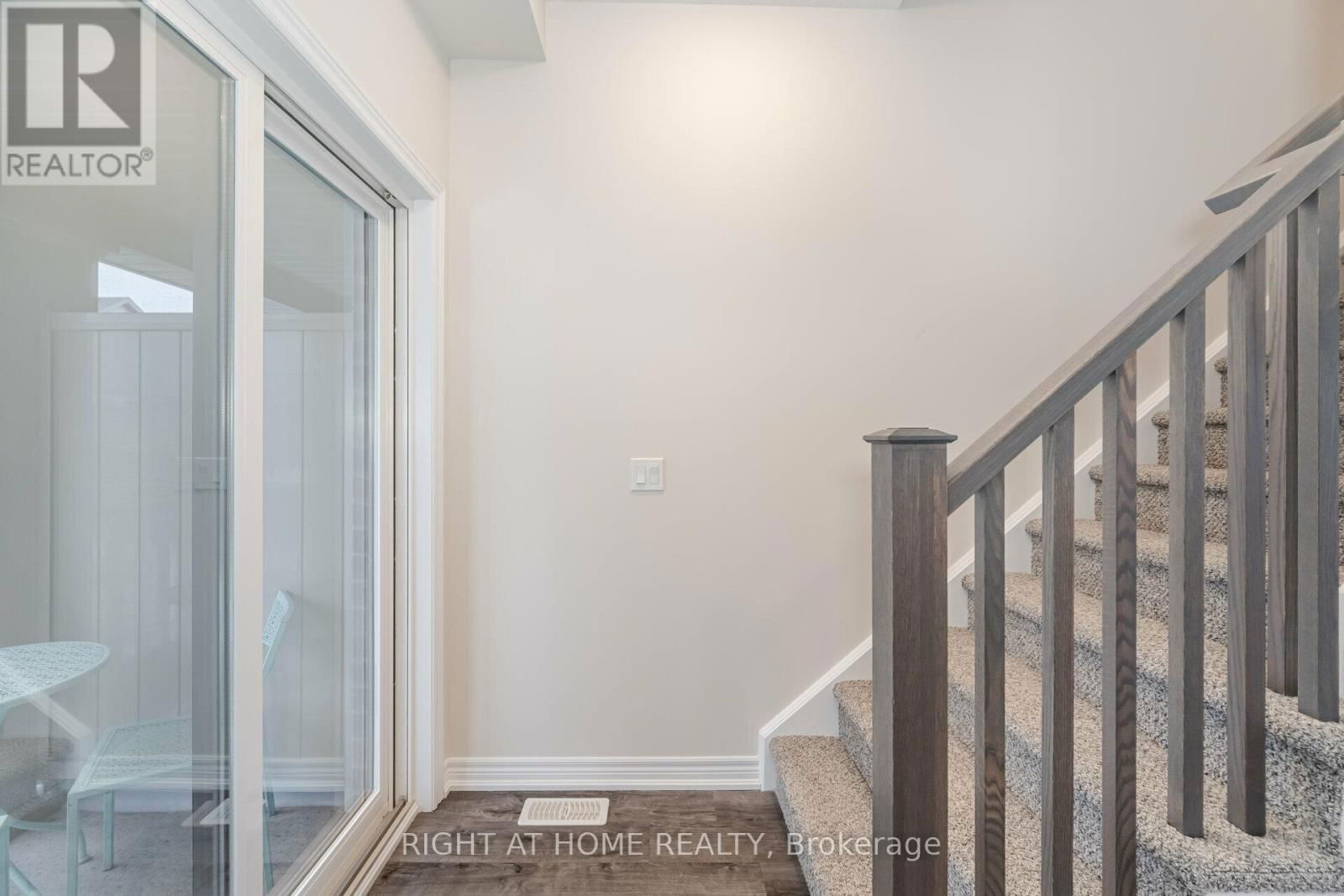 44 - 19 PICARDY DRIVE Image 21