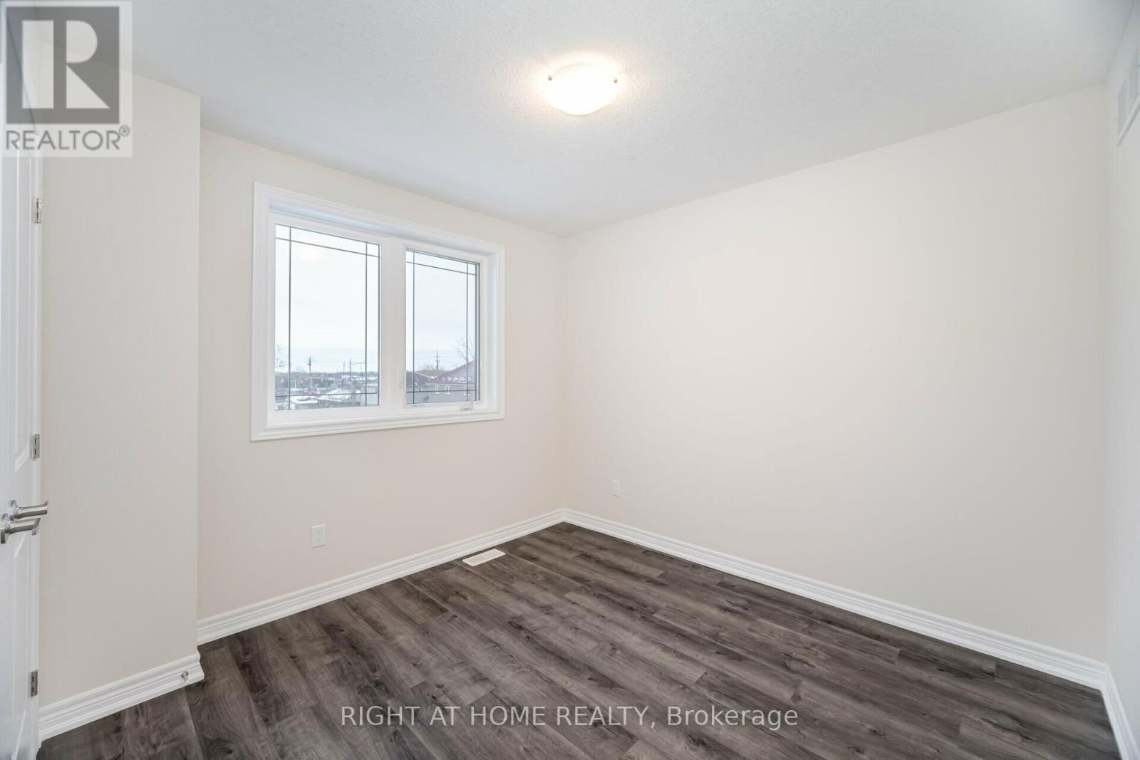 44 - 19 PICARDY DRIVE Image 30