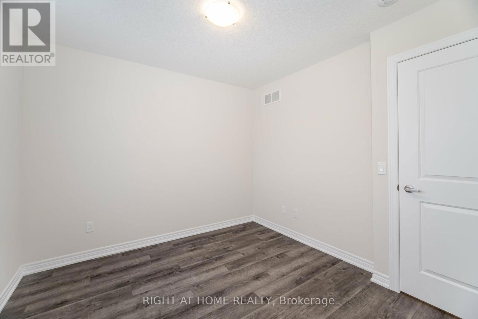 44 - 19 PICARDY DRIVE Image 31