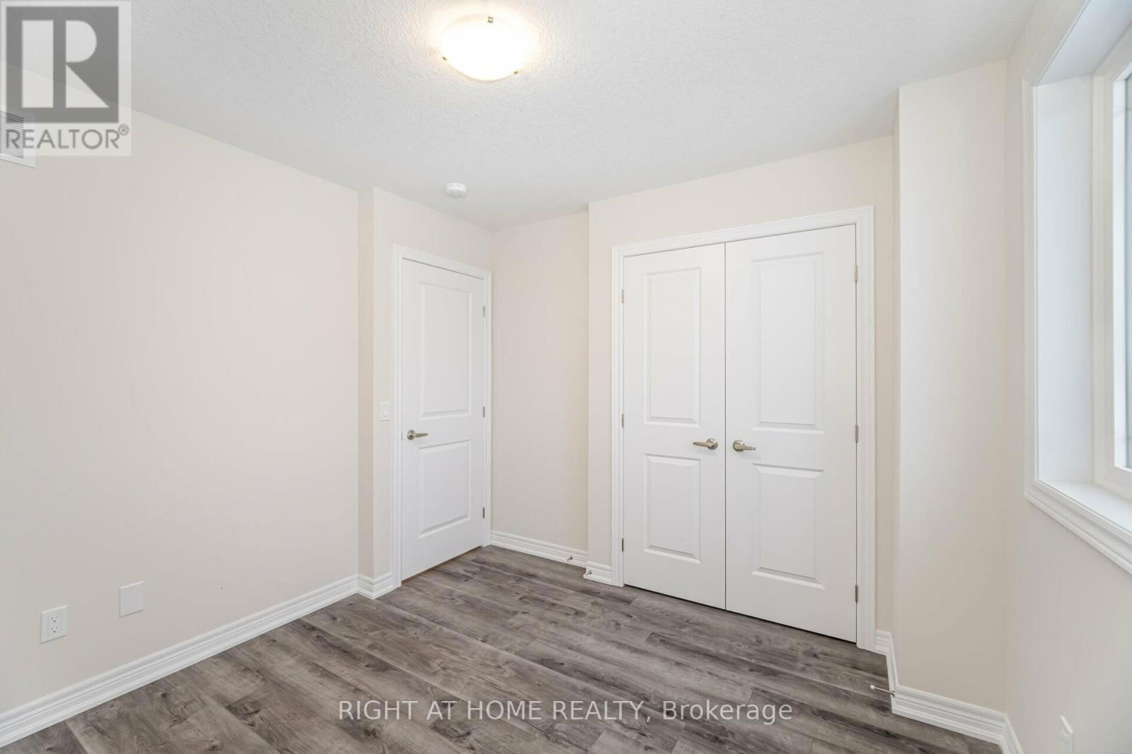 44 - 19 PICARDY DRIVE Image 32
