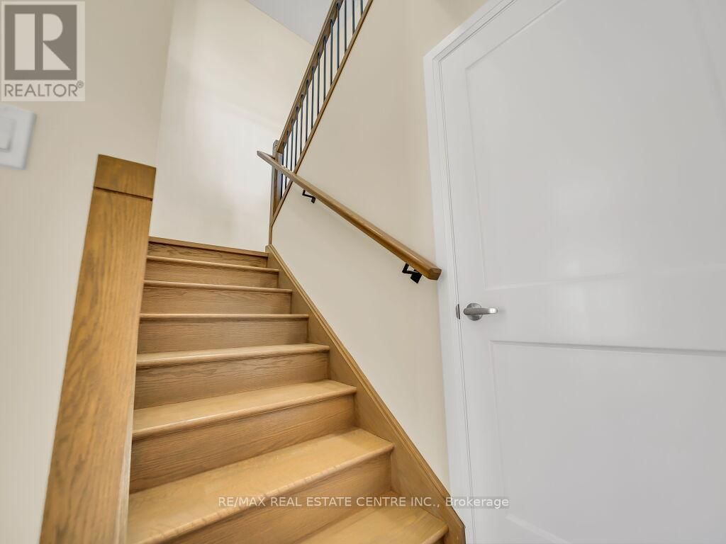 4 ELM STREET Image 26