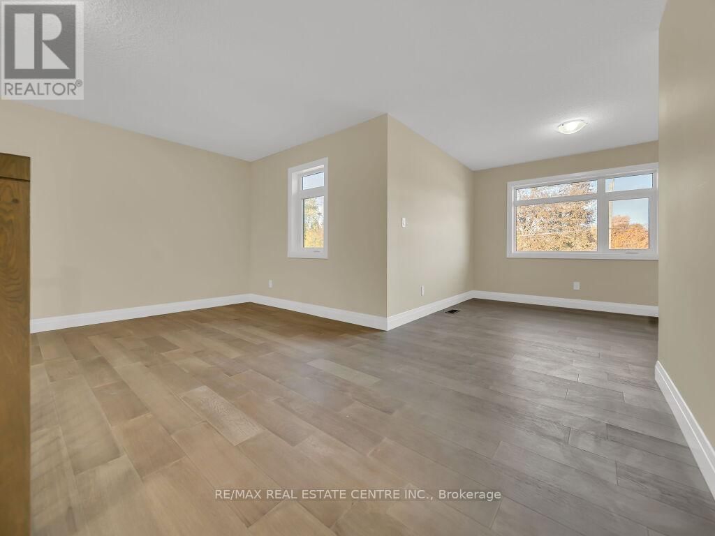 4 ELM STREET Image 28