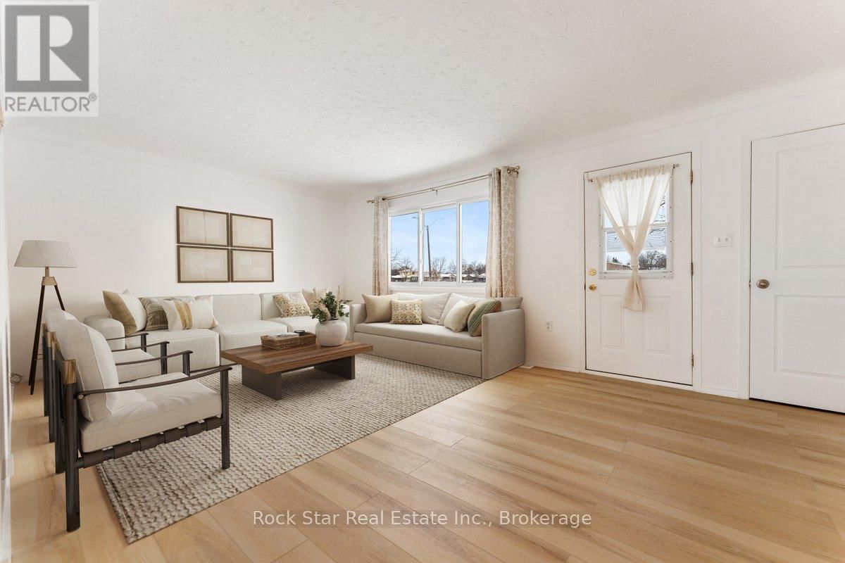6952 WARDEN AVENUE Image 1