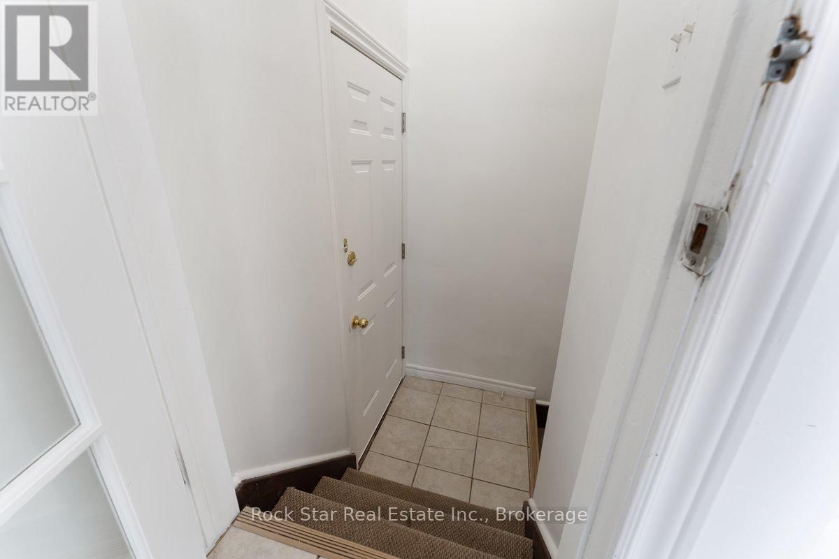 6952 WARDEN AVENUE Image 15