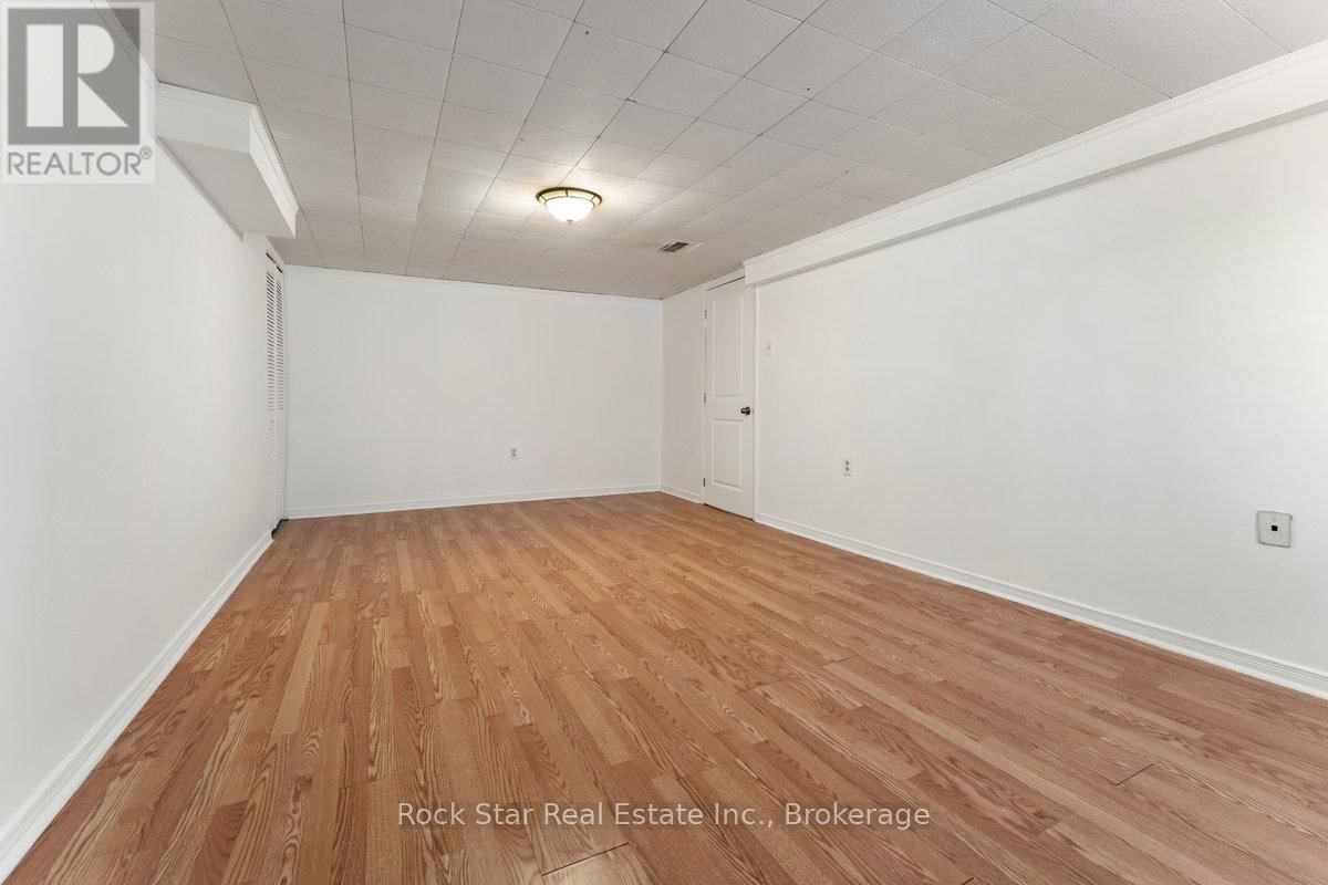 6952 WARDEN AVENUE Image 16