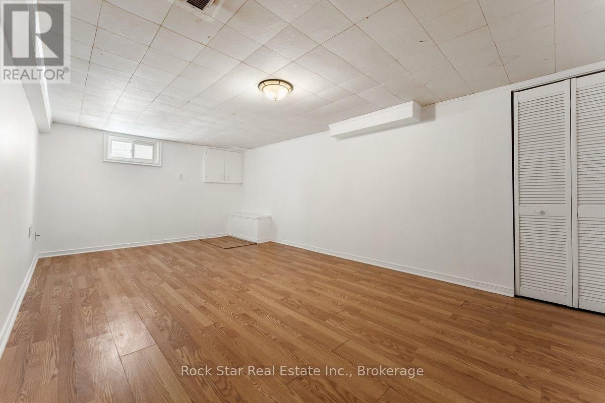 6952 WARDEN AVENUE Image 17