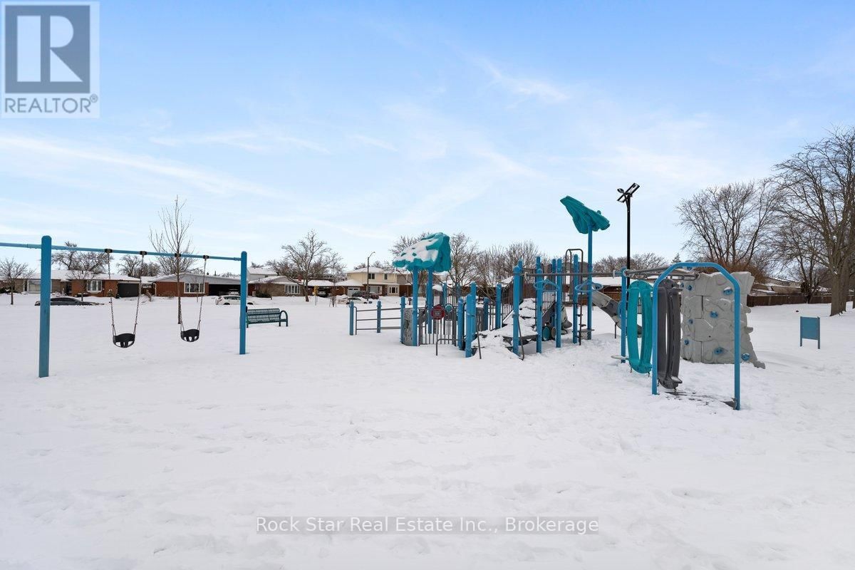 6952 WARDEN AVENUE Image 22