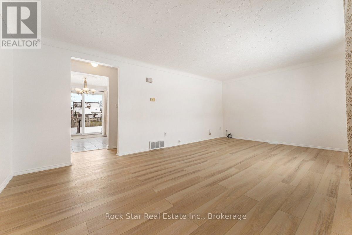 6952 WARDEN AVENUE Image 5