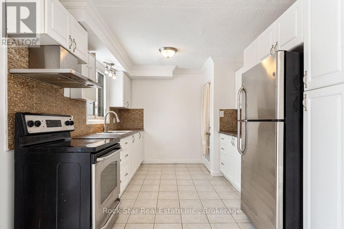6952 WARDEN AVENUE Image 9