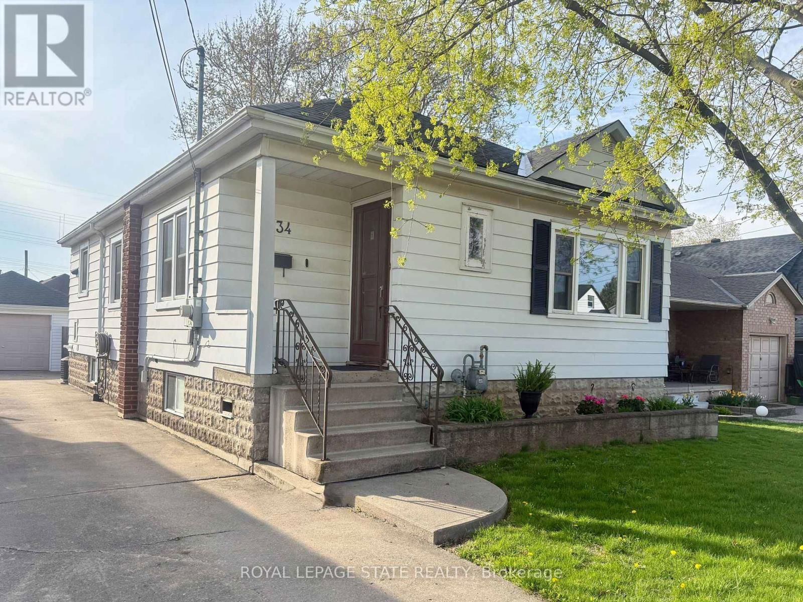 134 CRAIGROYSTON ROAD Image 1