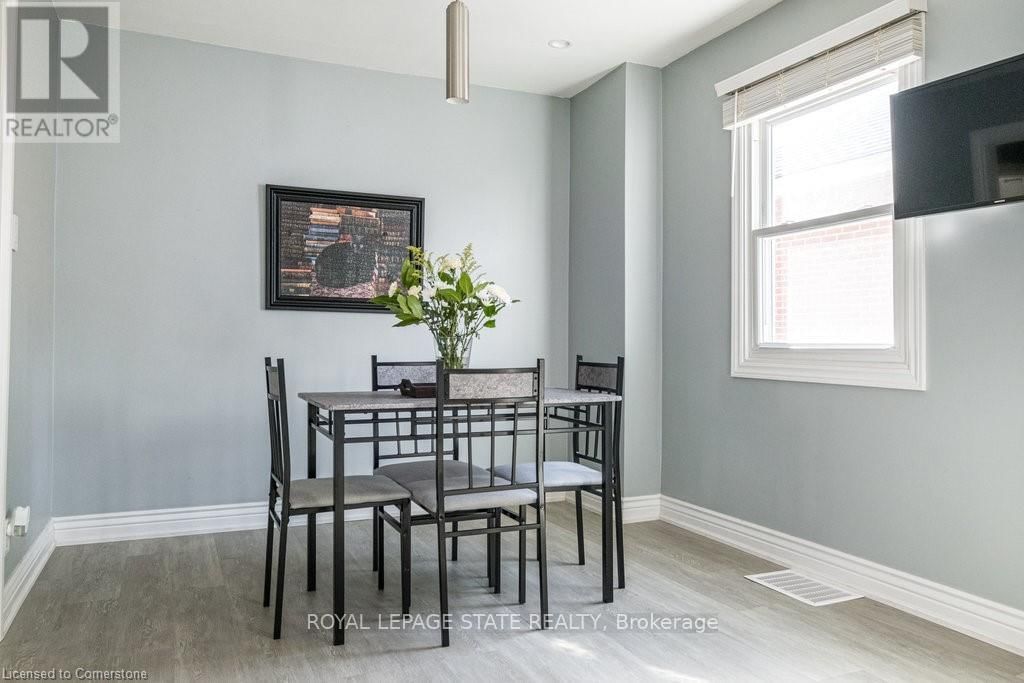 134 CRAIGROYSTON ROAD Image 12