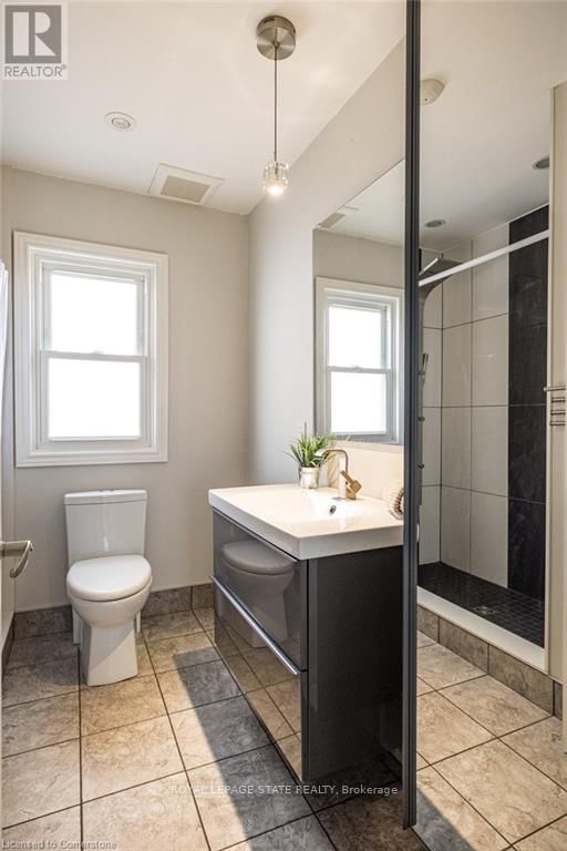 134 CRAIGROYSTON ROAD Image 19