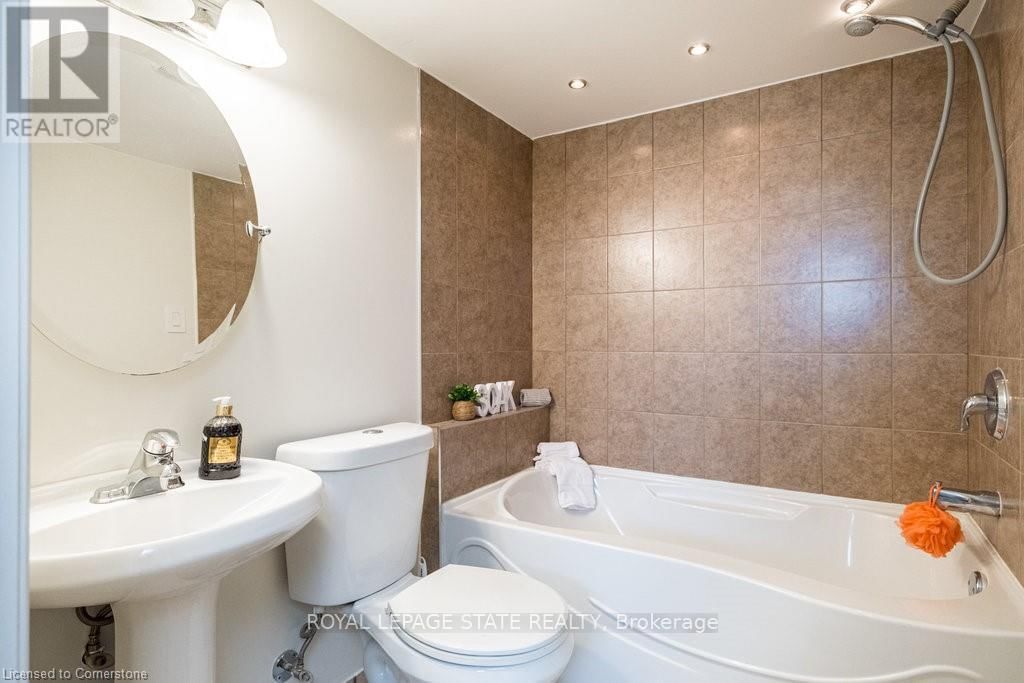 134 CRAIGROYSTON ROAD Image 35