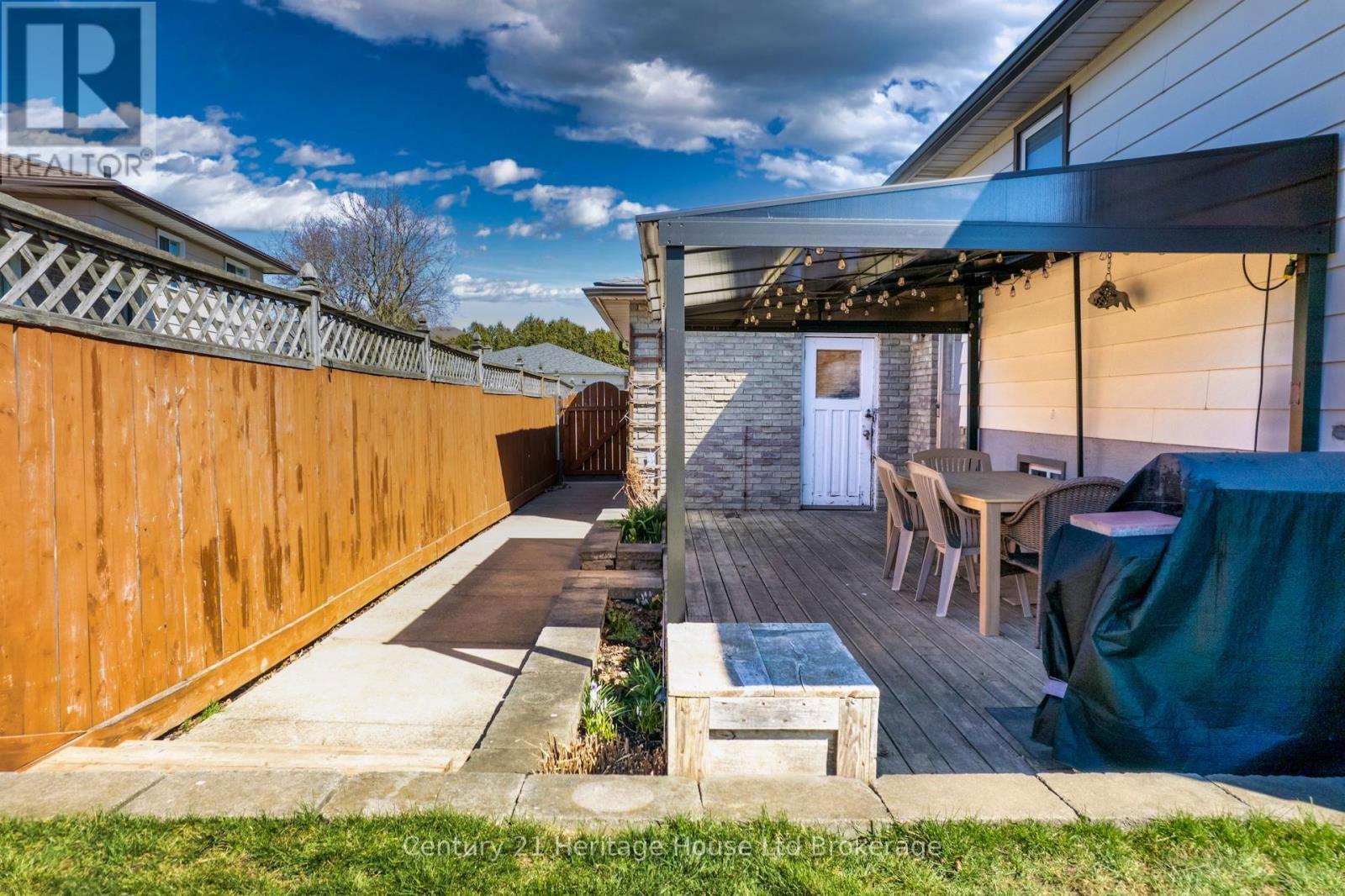 72 MAGNOLIA DRIVE Image 43