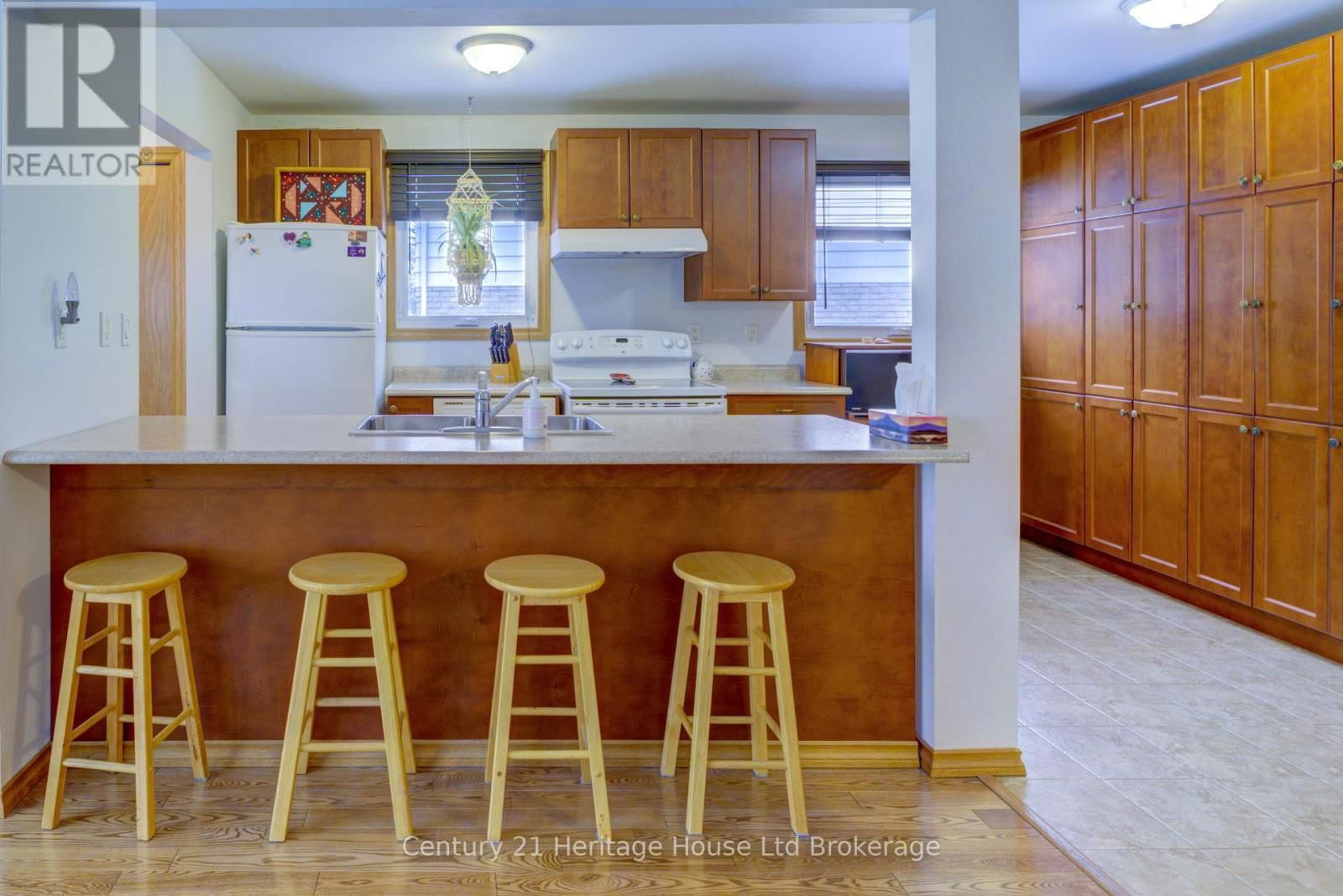 72 MAGNOLIA DRIVE Image 8