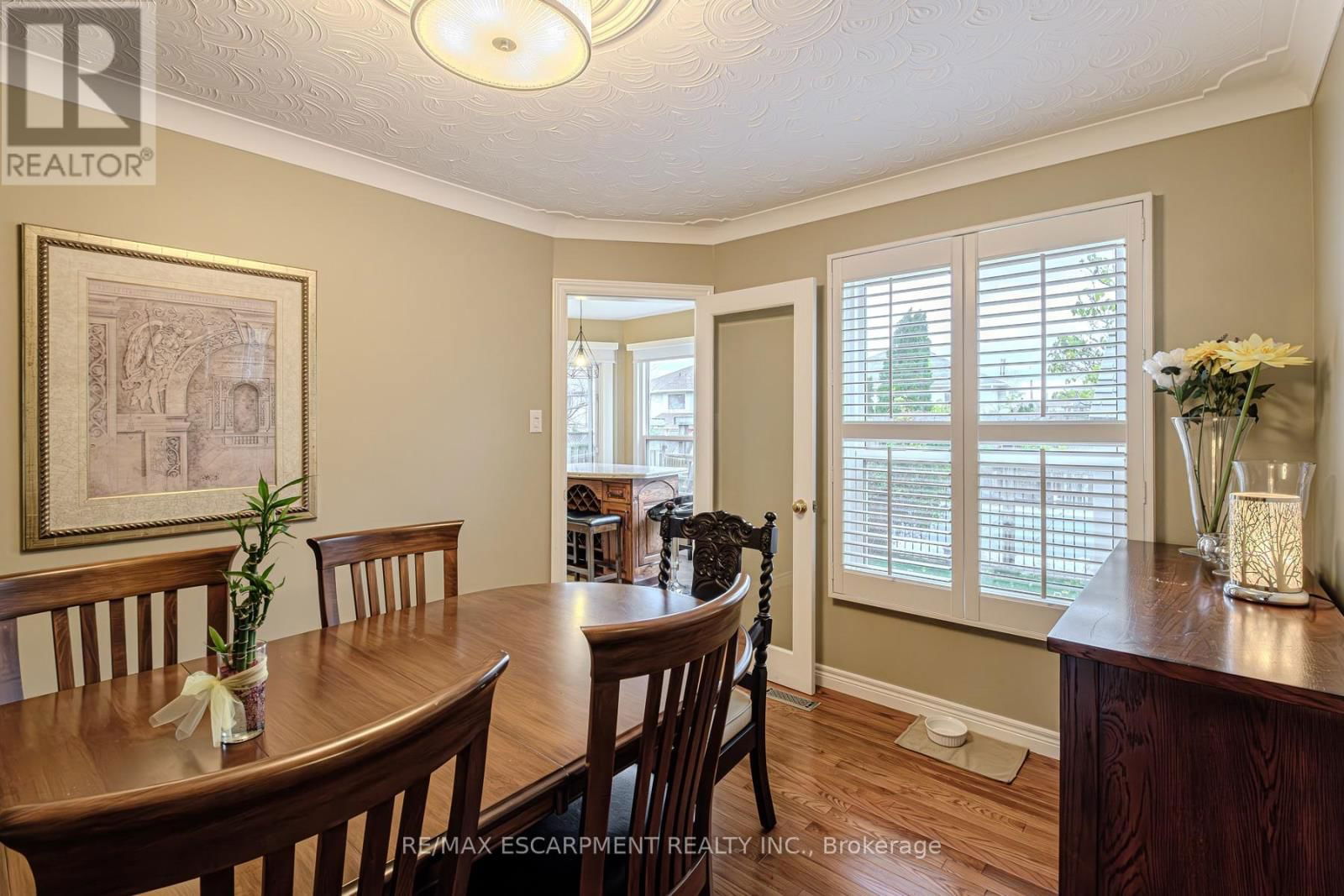 106 RUSHDALE DRIVE Image 12