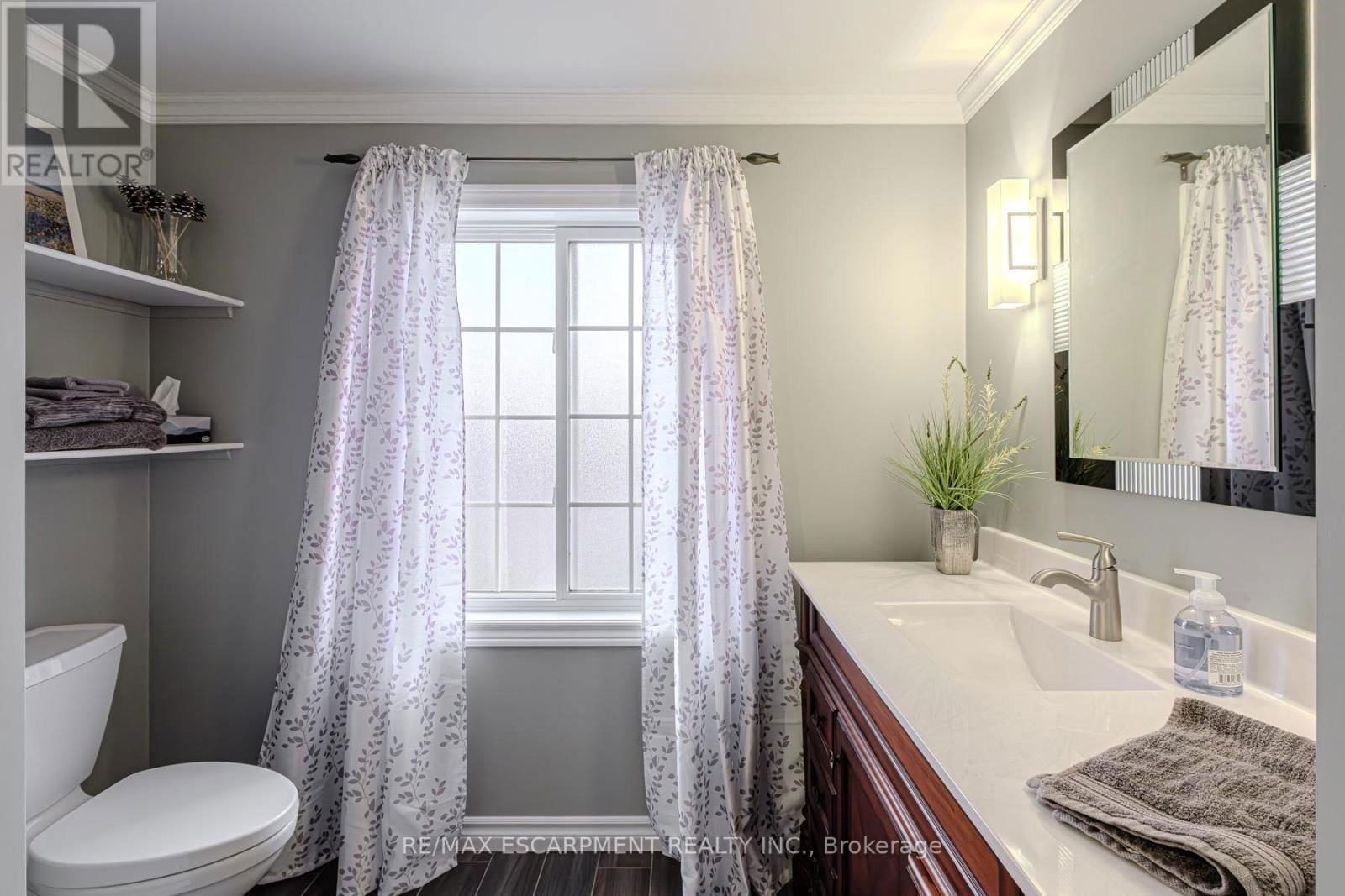 106 RUSHDALE DRIVE Image 32