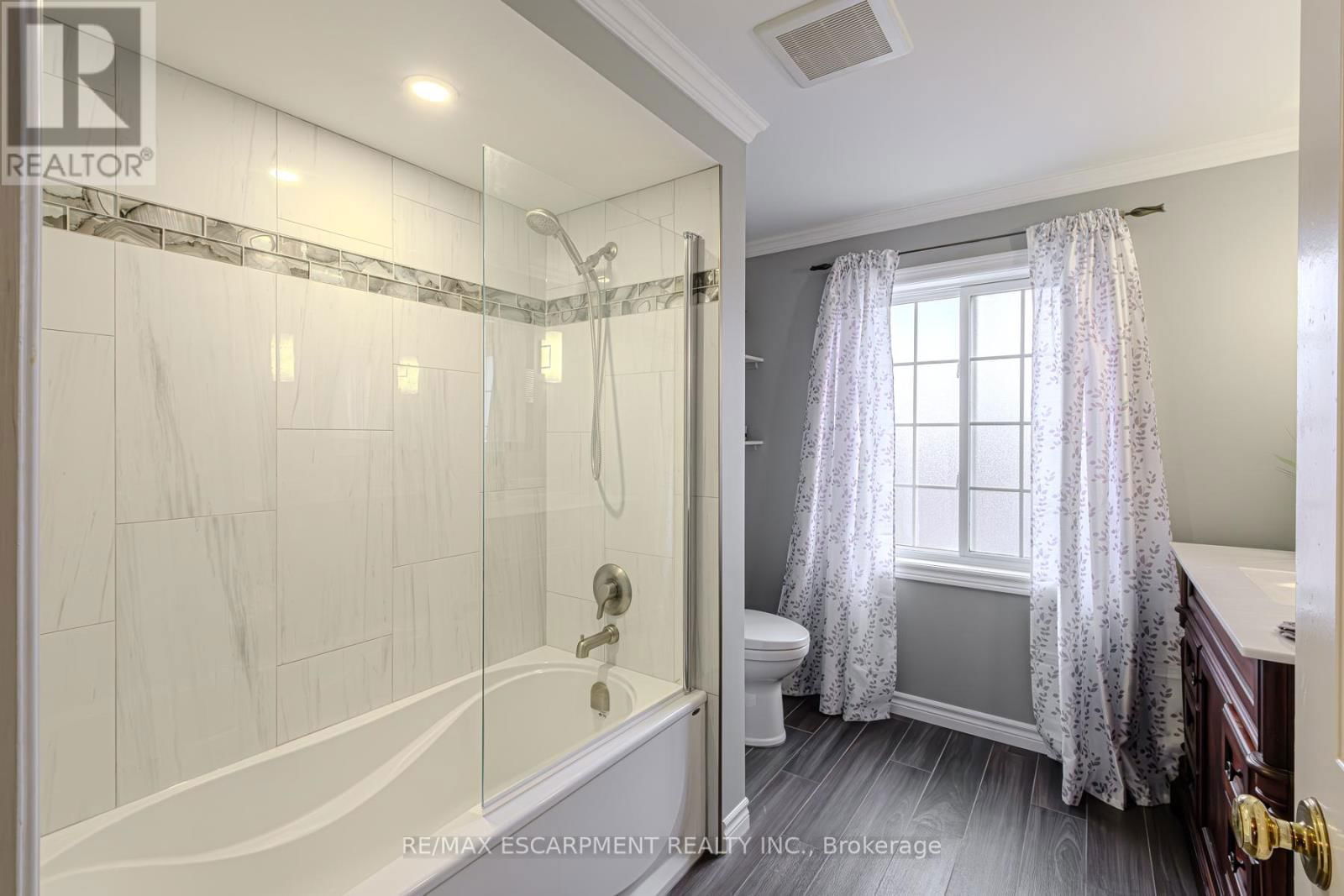106 RUSHDALE DRIVE Image 33