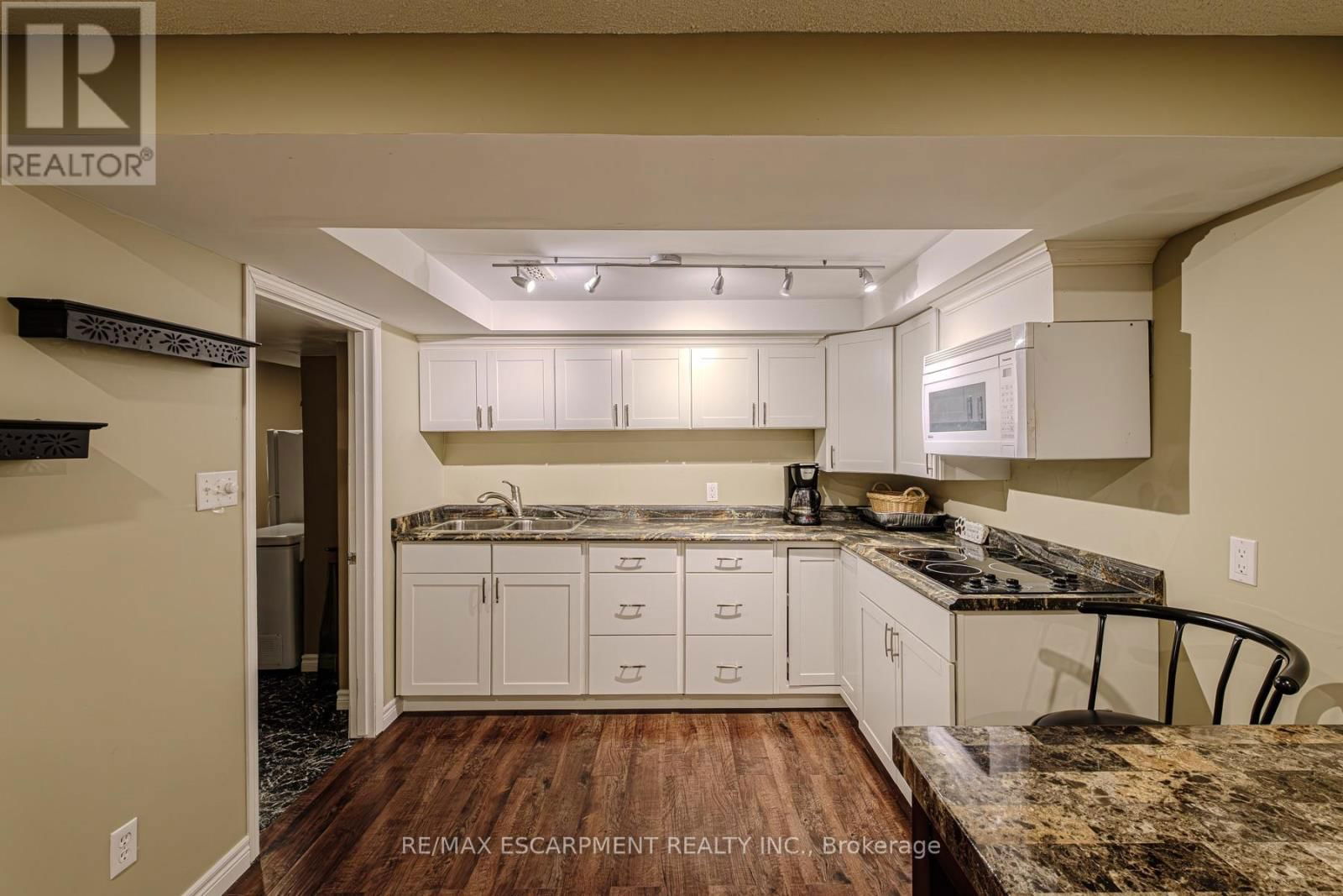 106 RUSHDALE DRIVE Image 37