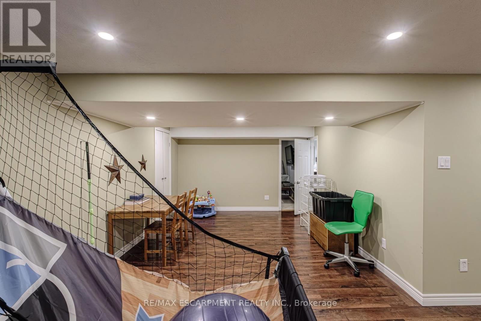 106 RUSHDALE DRIVE Image 38