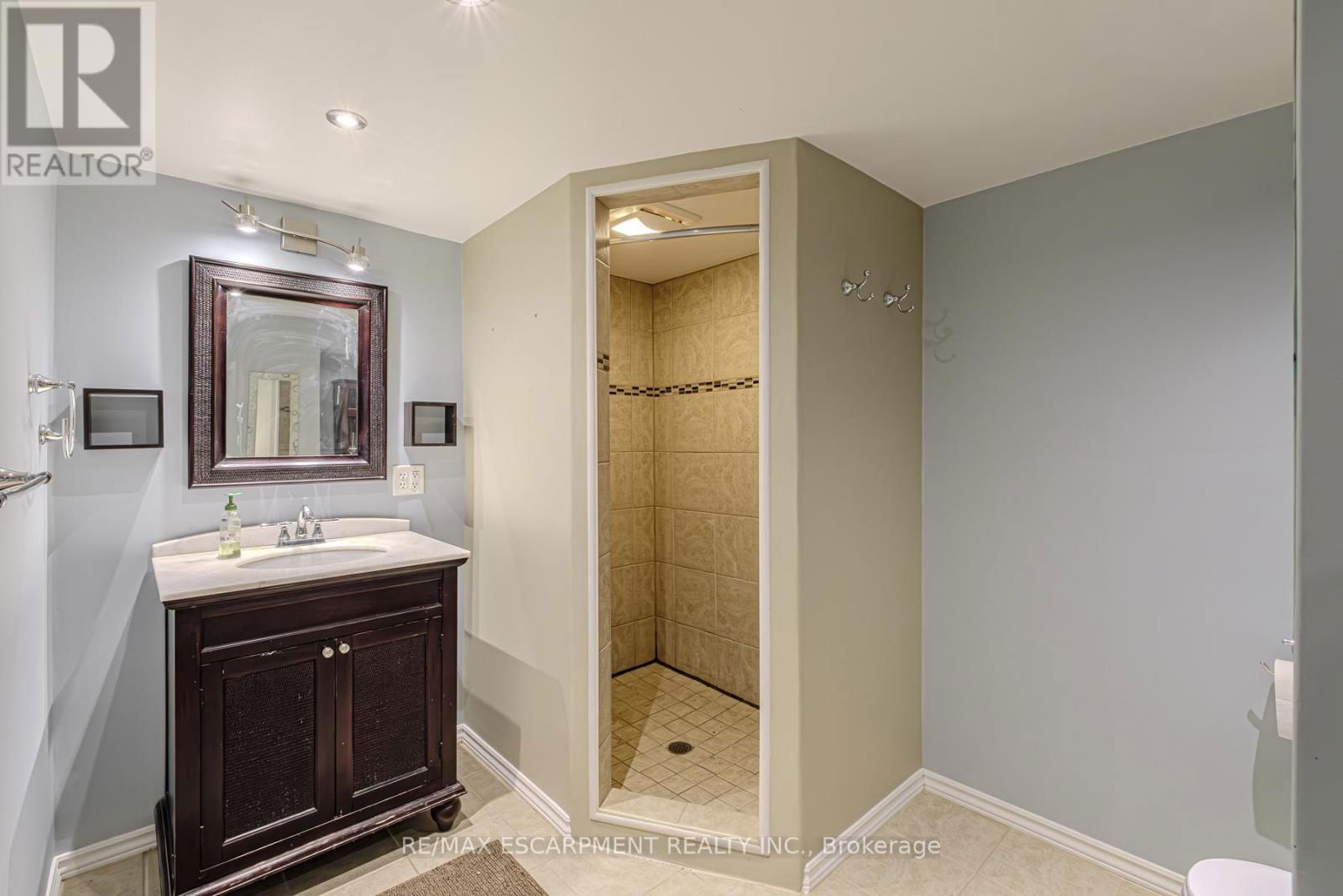 106 RUSHDALE DRIVE Image 40