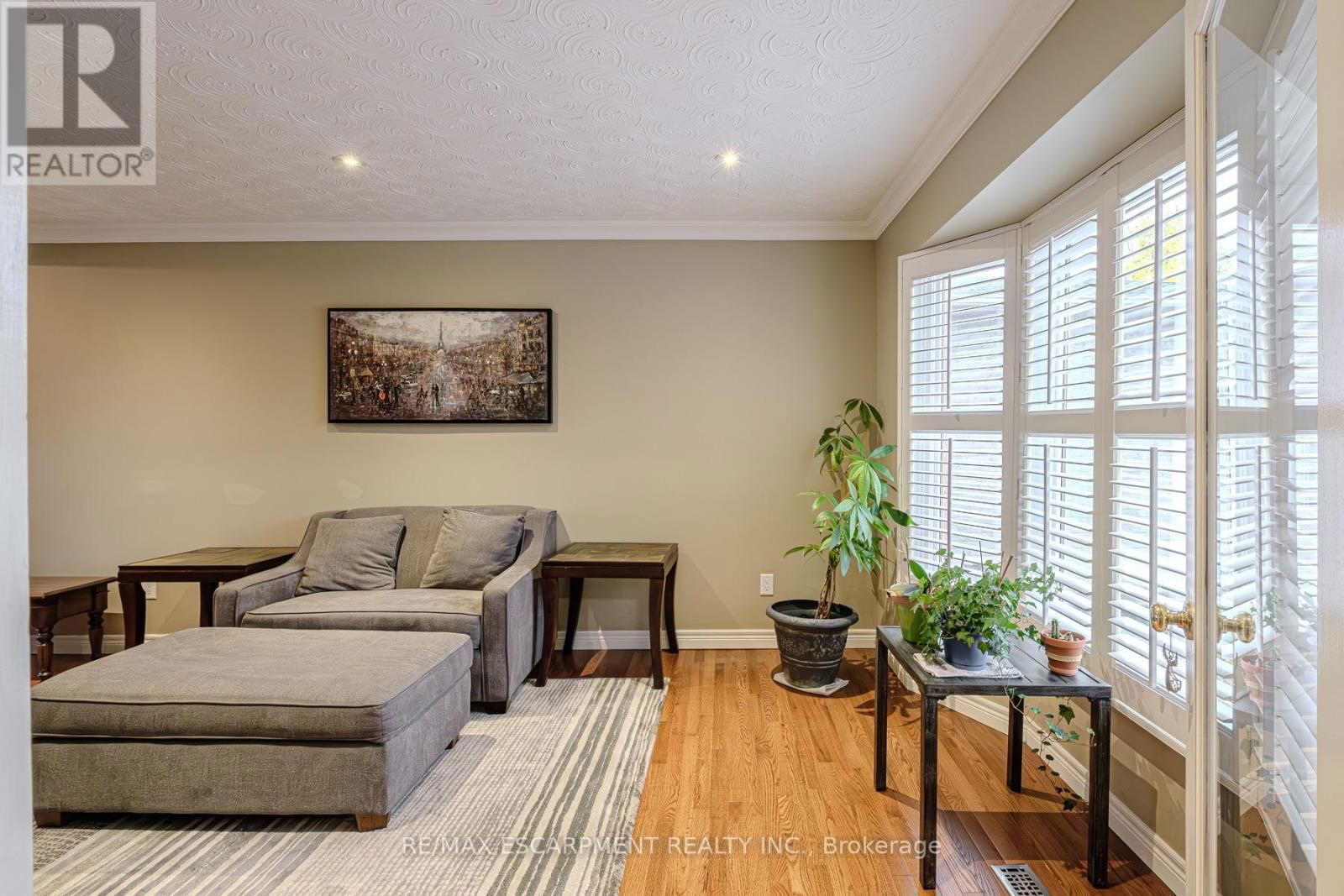106 RUSHDALE DRIVE Image 8