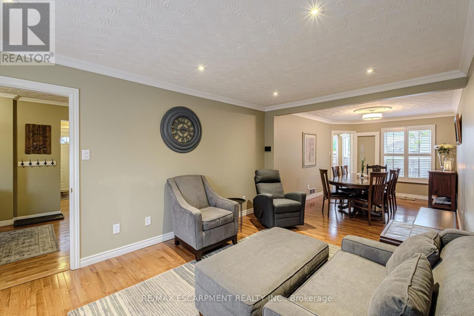 106 RUSHDALE DRIVE Image 9