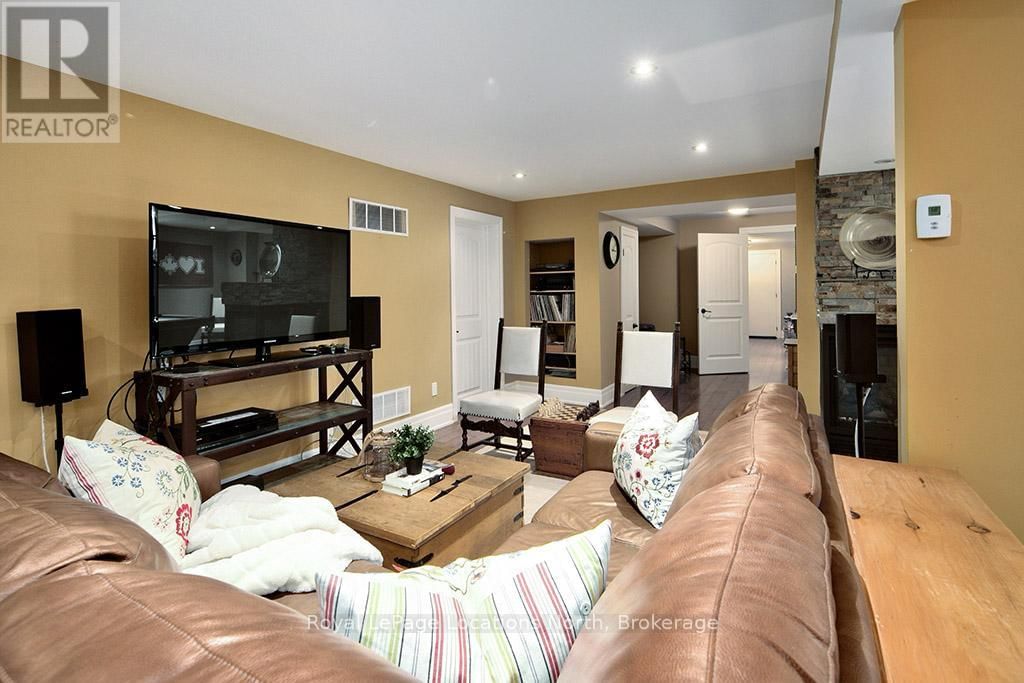 151 RANKINS CRESCENT Image 22
