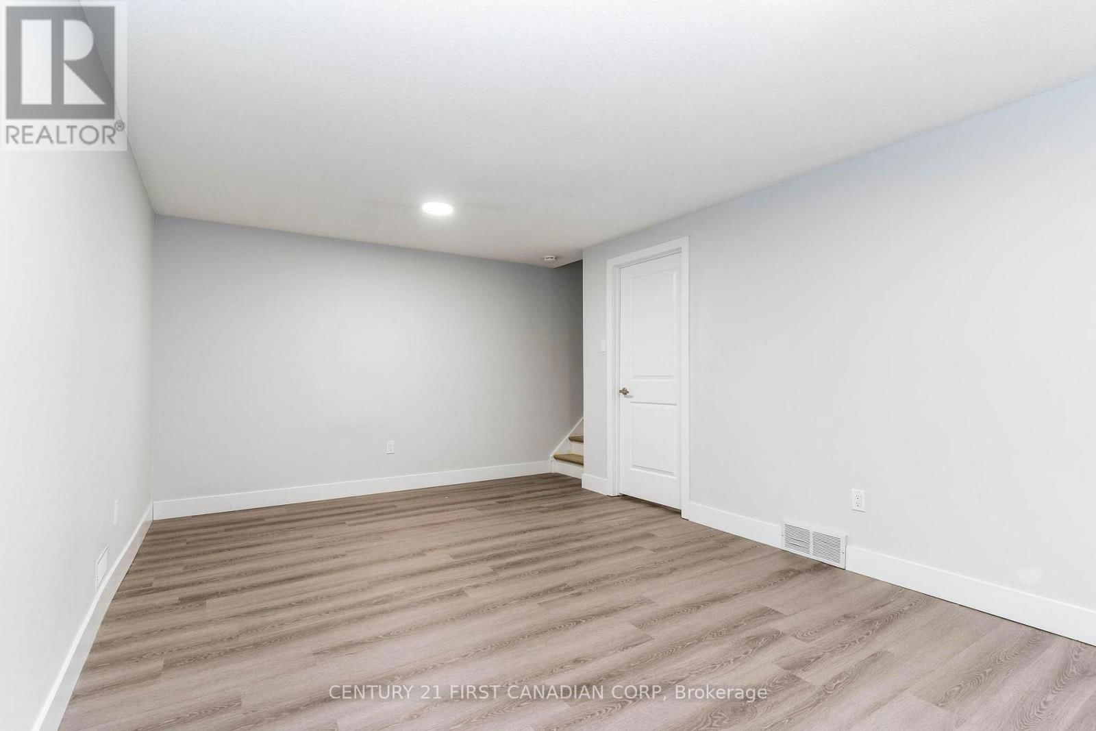 21 - 25 ERICA CRESCENT Image 33