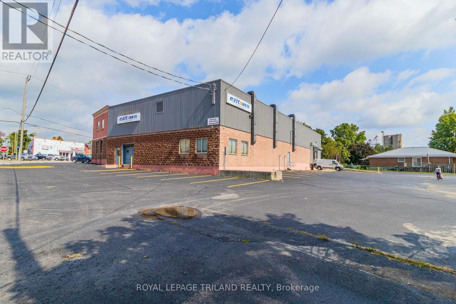 101 WOODSTOCK STREET SOUTH Image 34