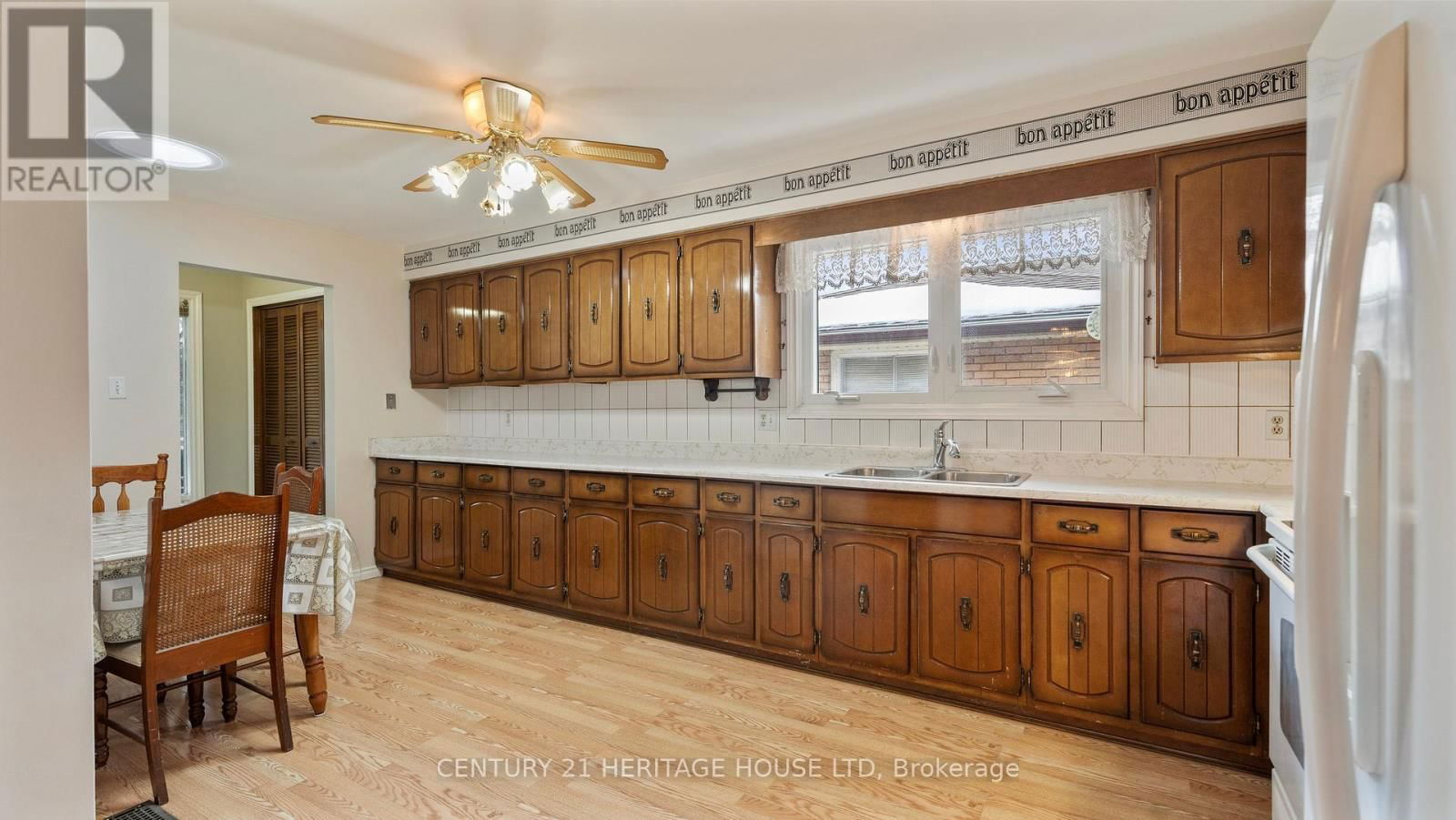 195 PARIS ROAD Image 11