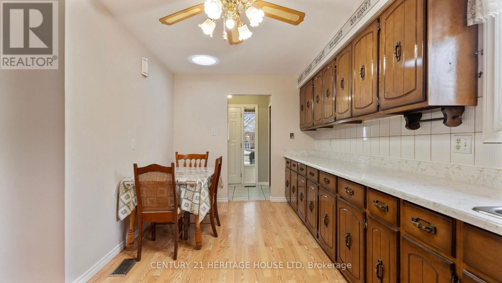 195 PARIS ROAD Image 12