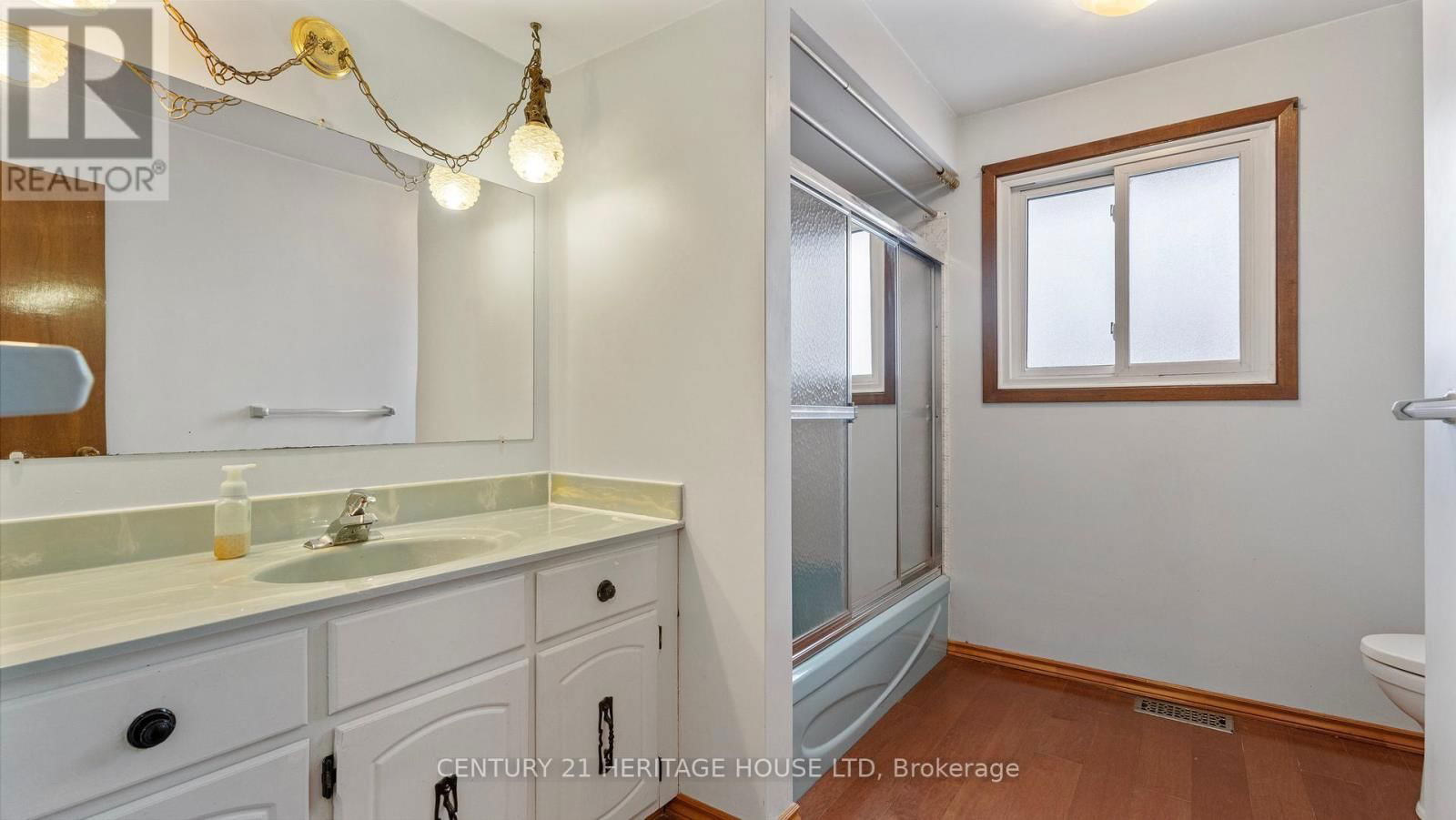 195 PARIS ROAD Image 14