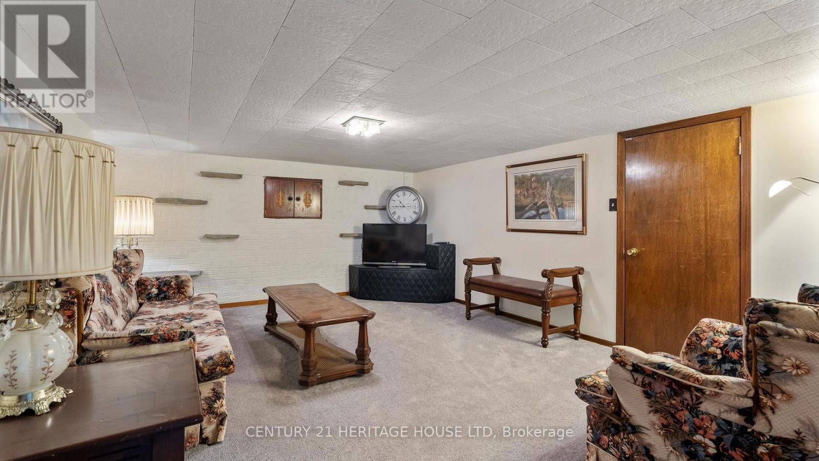 195 PARIS ROAD Image 30